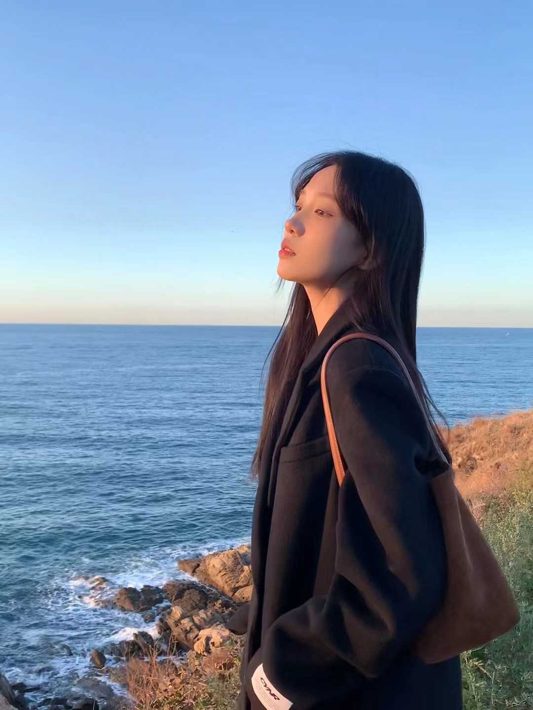 福田区腿长腰细小美女