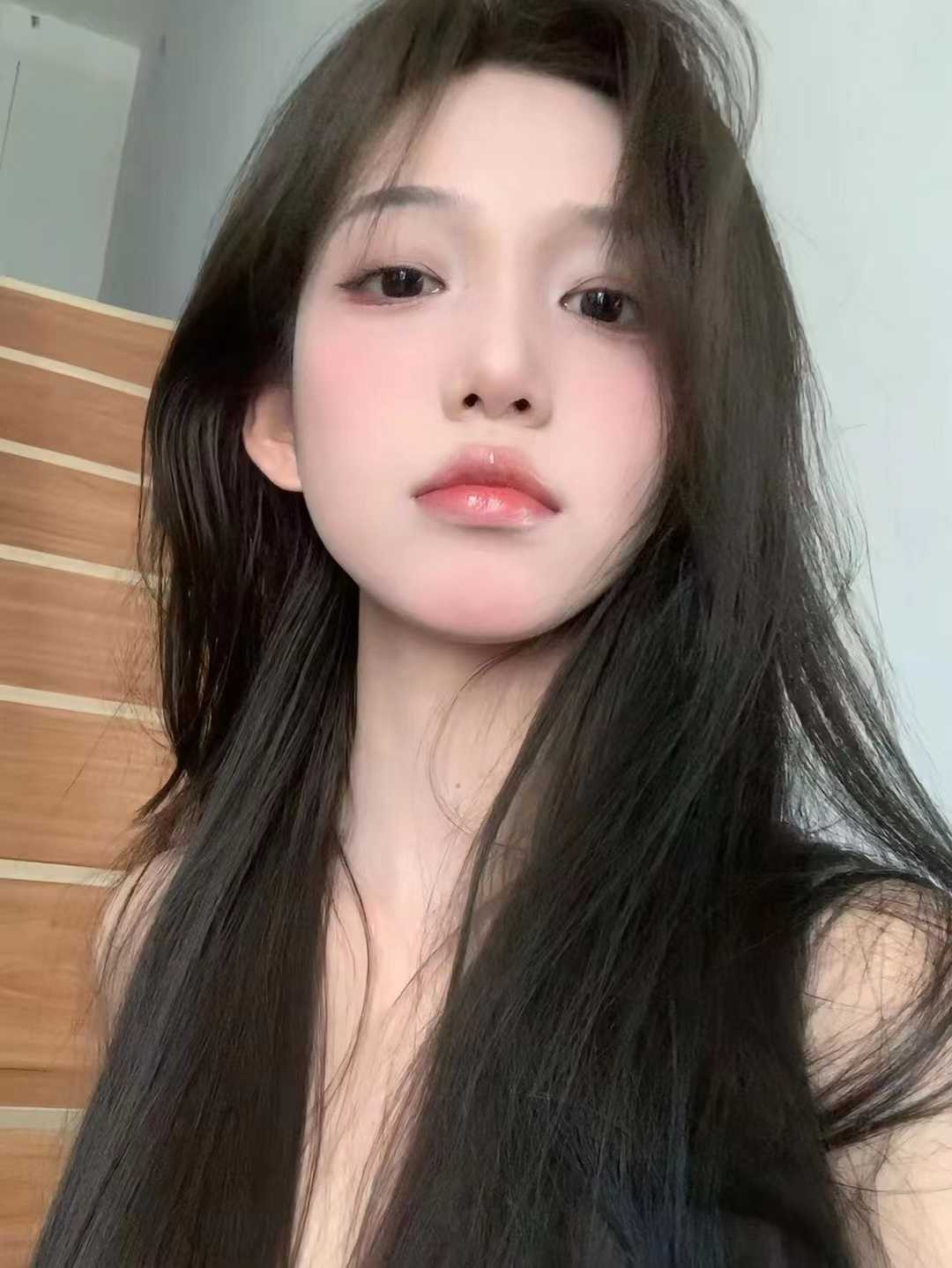 福田区腿长腰细小美女