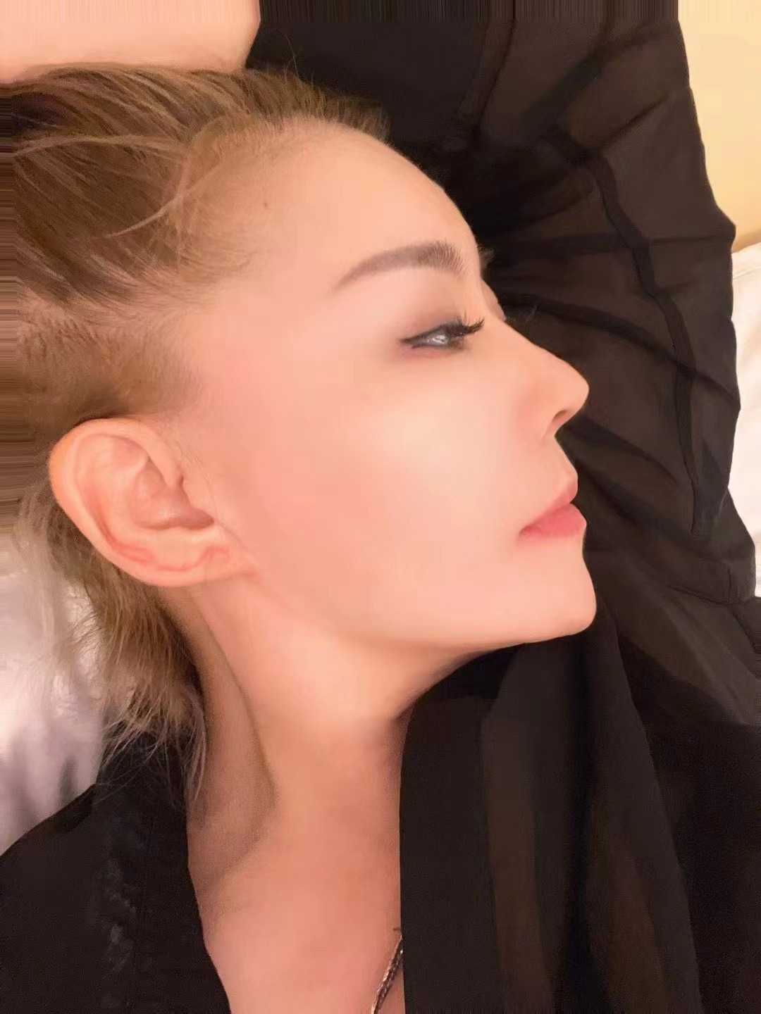 风韵犹存的女人