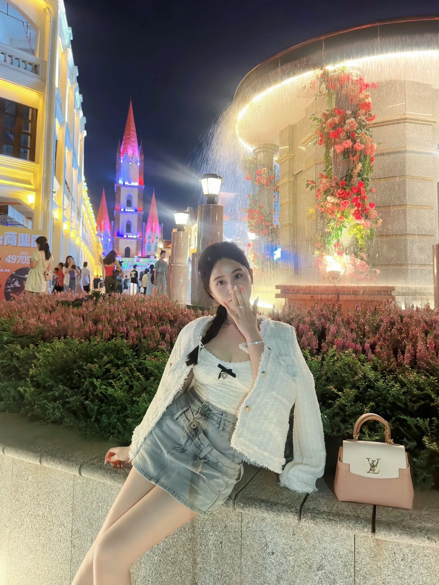 挺好看的小美女