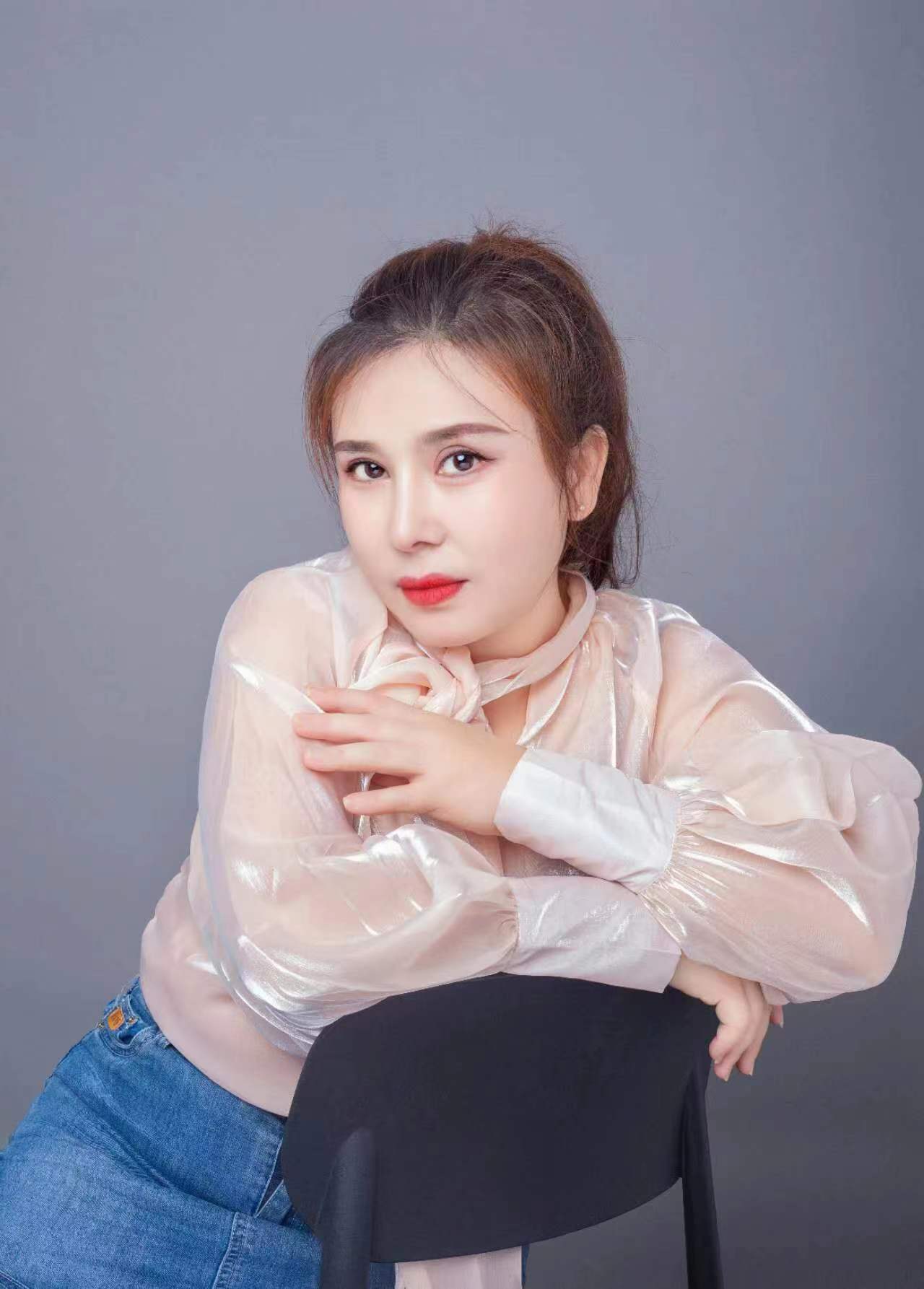 服务一流的小姐姐欣然