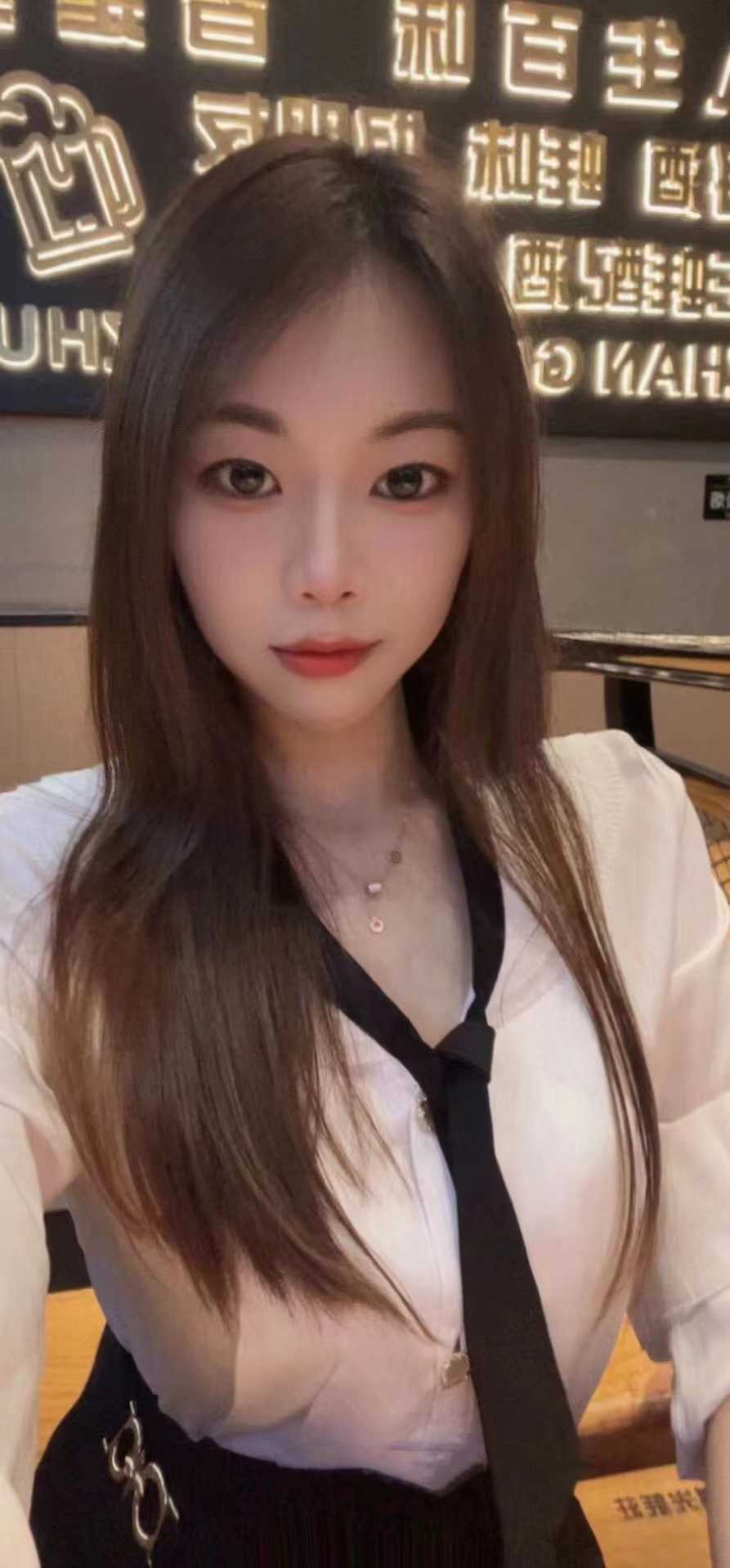 坪洲长腿小美女