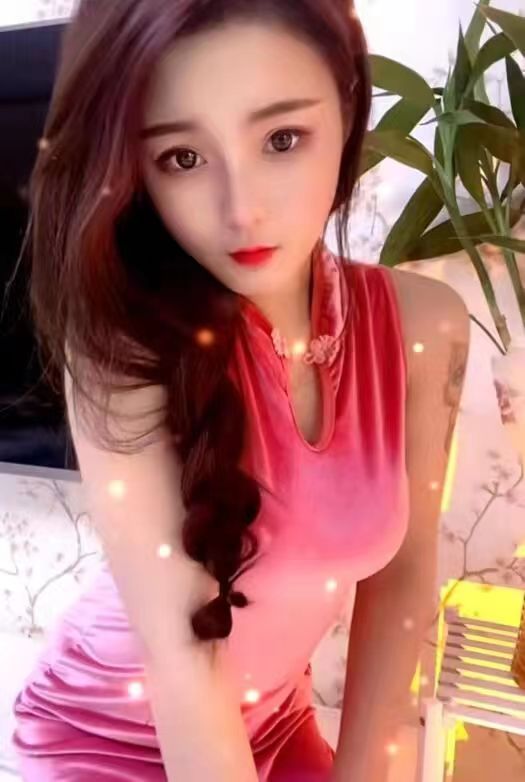 各种姿势都很配合人颜值也高