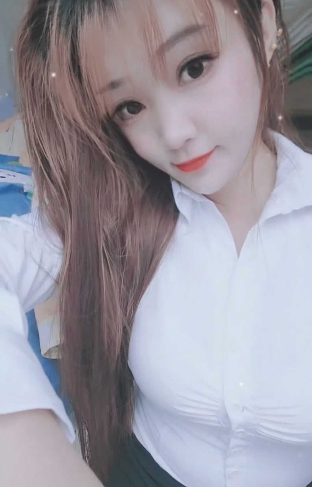 温柔少妇，蜜桃臀，胸非常大，个人兼职的性价比很高。