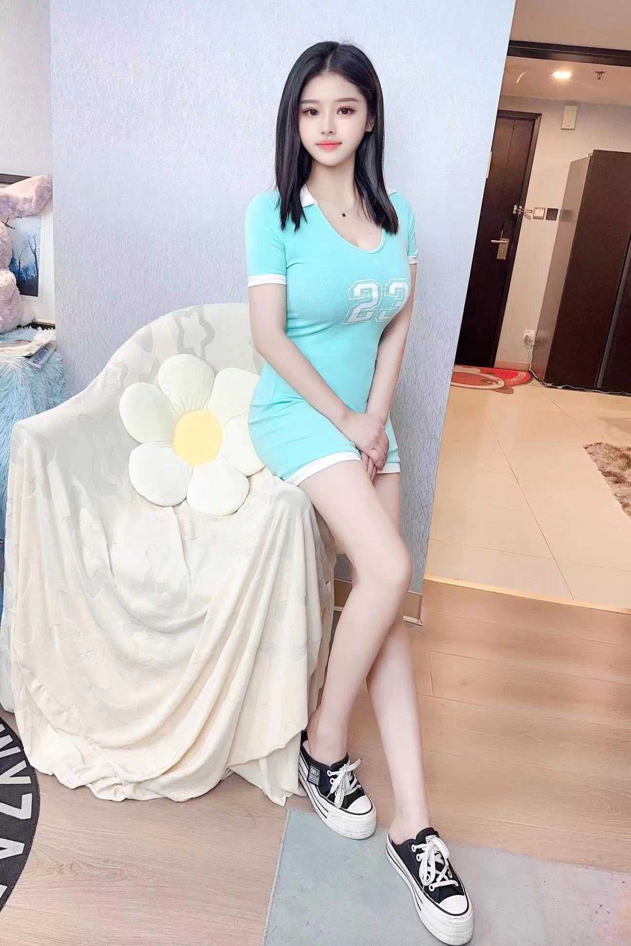 性价比很高的极品美女