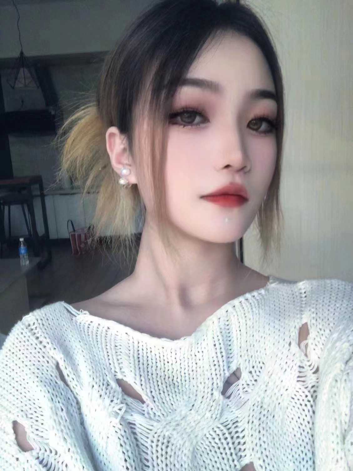 还是很不错的妹子一个