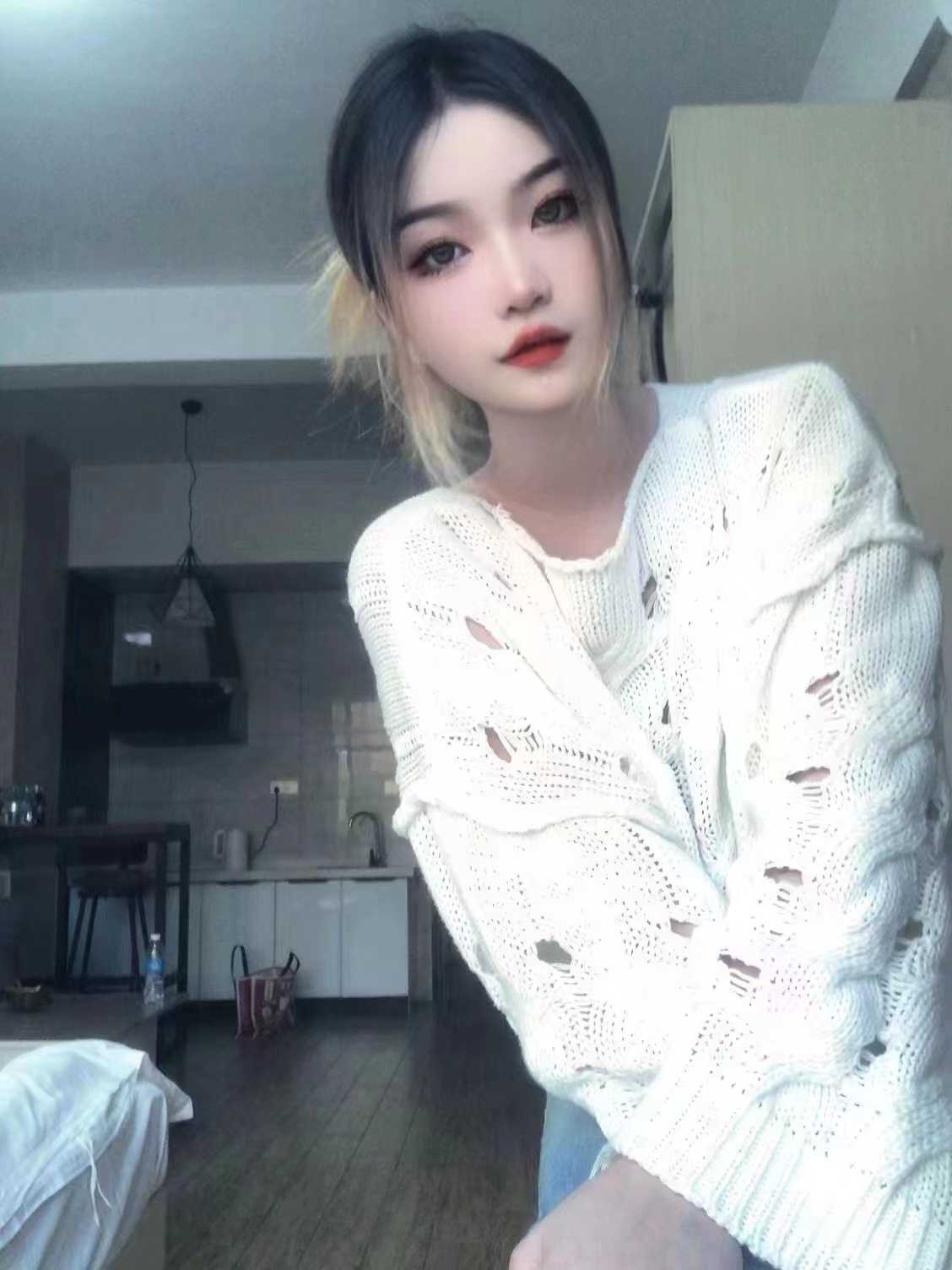 还是很不错的妹子一个