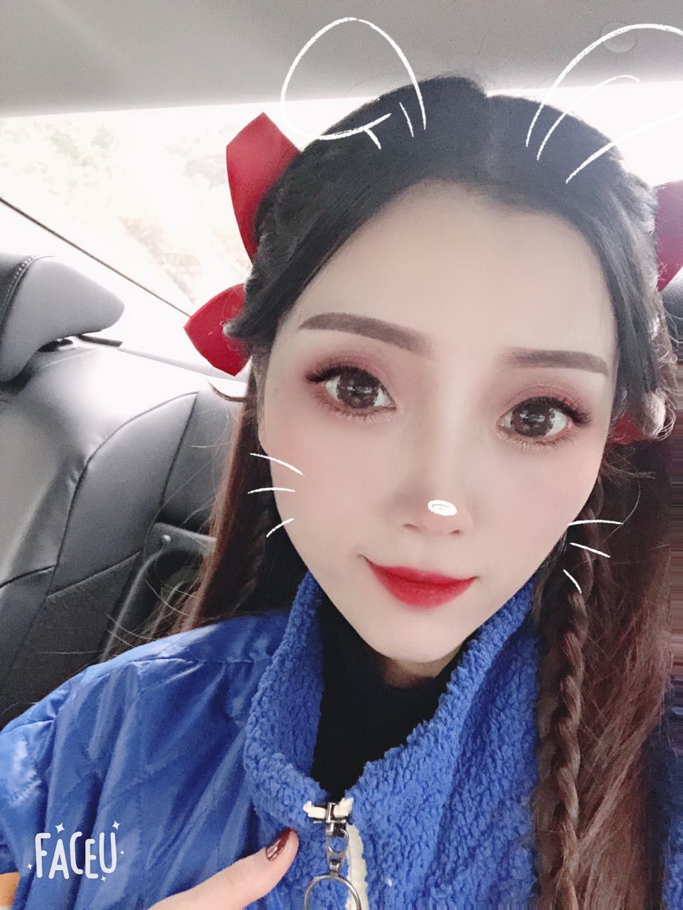 身材火辣卡姿兰妞妞