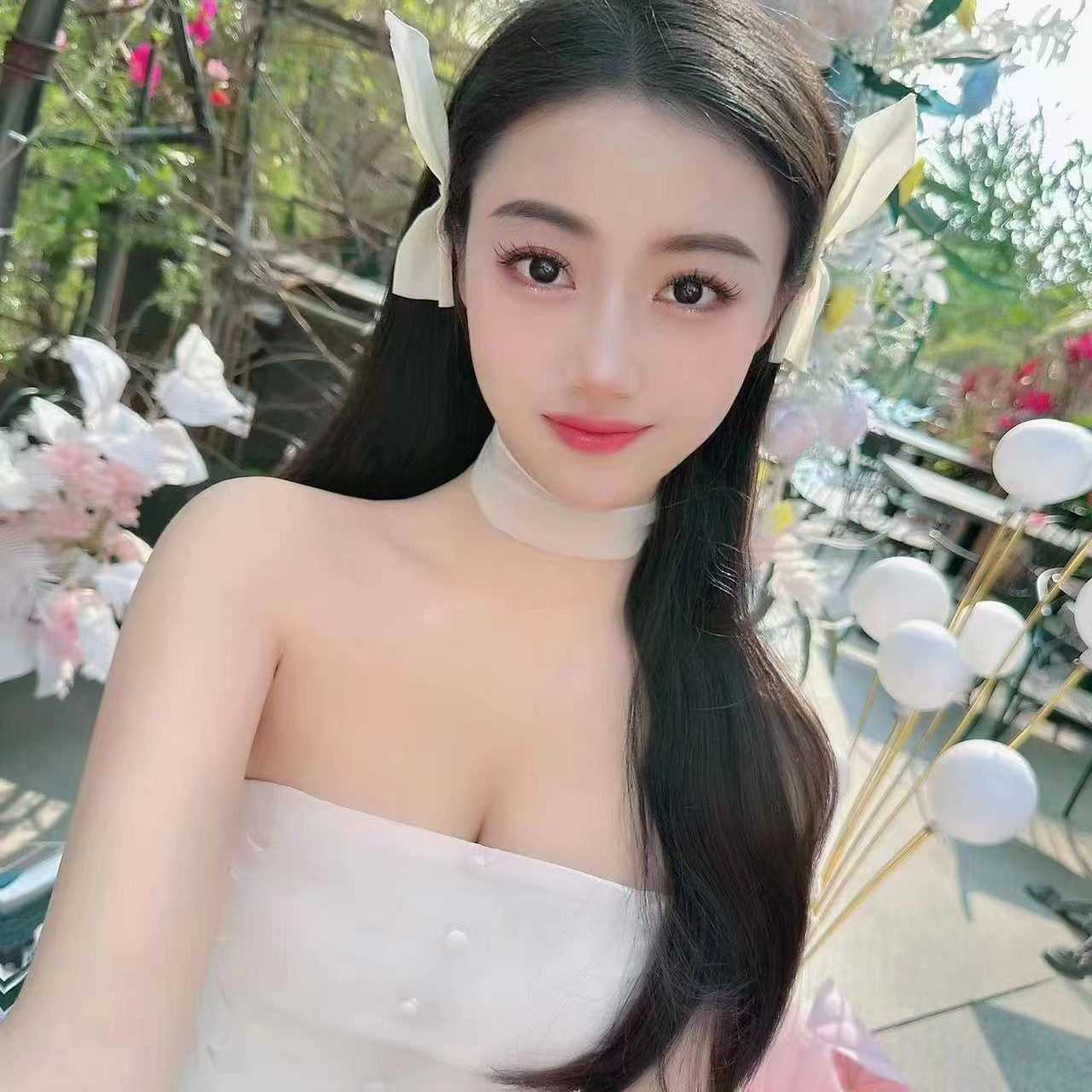 三点粉红，貌美肤白