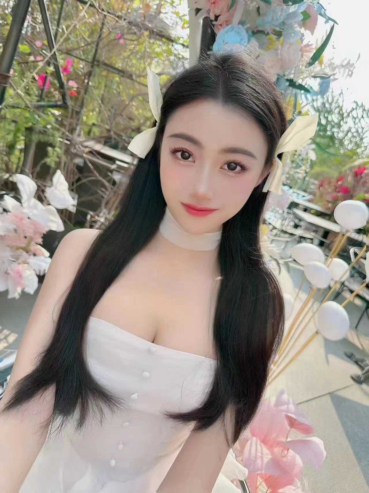 三点粉红，貌美肤白