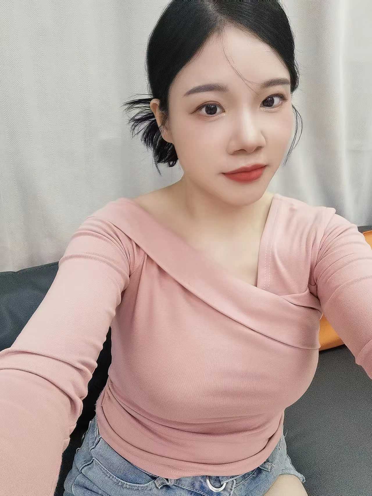 还是很不错的妹子