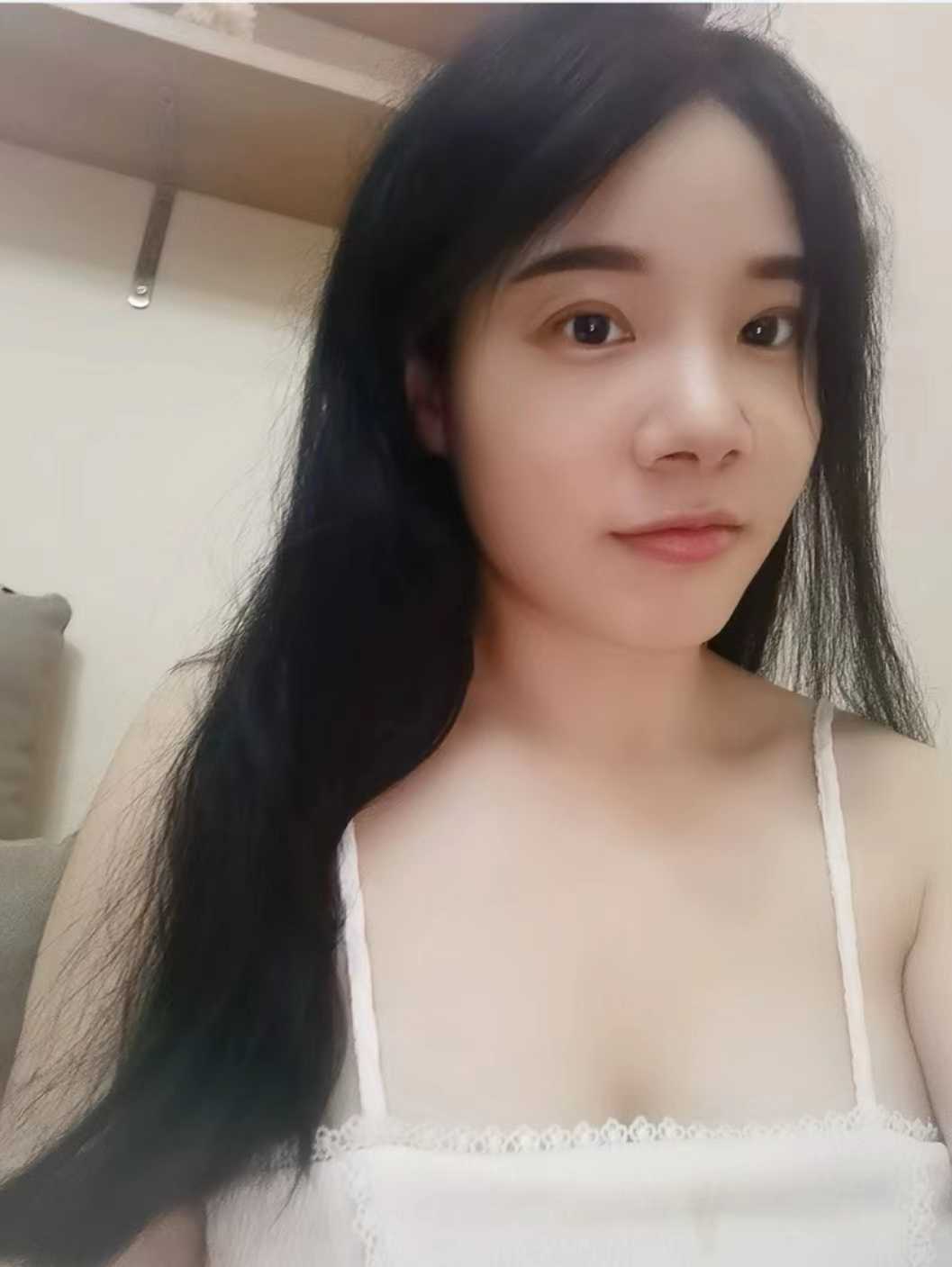 还是很不错的妹子