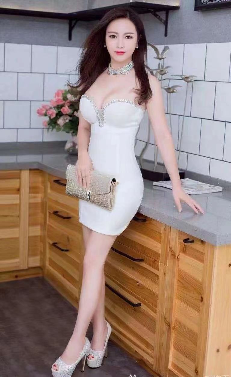 颜值不错的大胸妹子