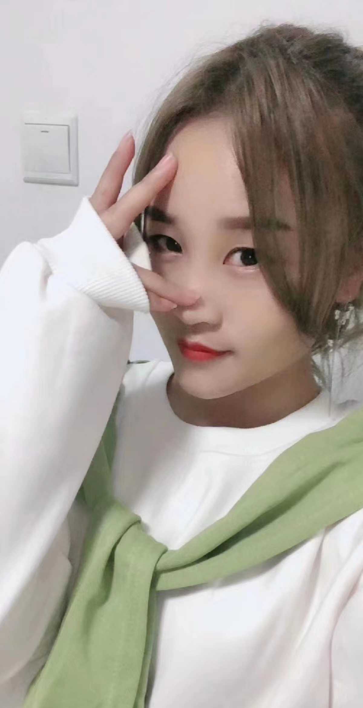 年轻有活力的妹子