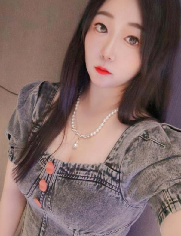 包河区眼镜萌妹