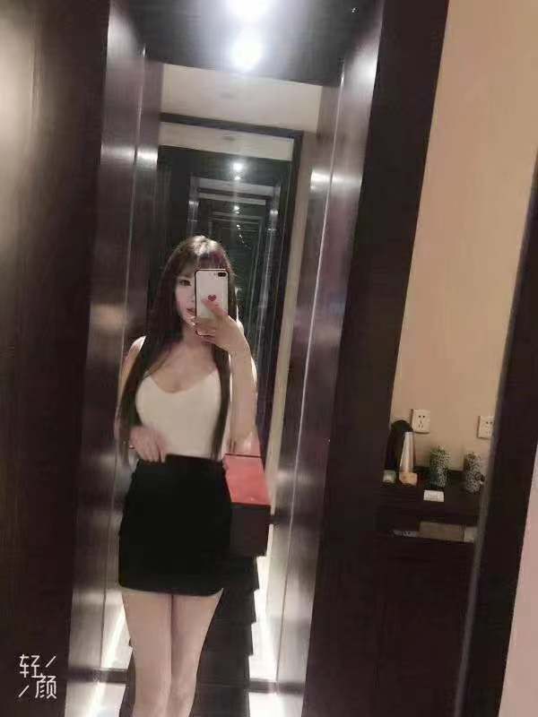 广和二街风情小姐姐