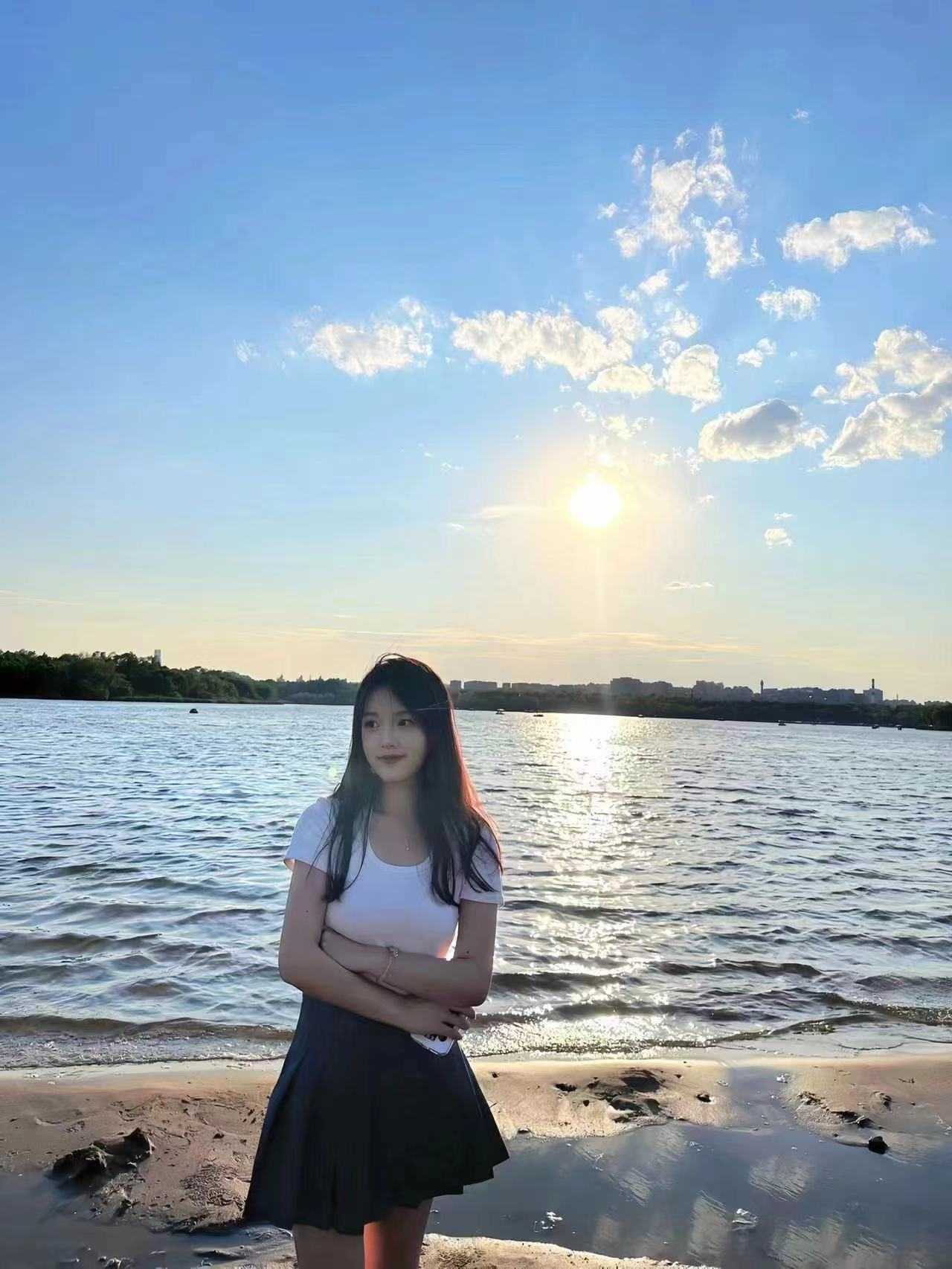 年轻00后美女一枚