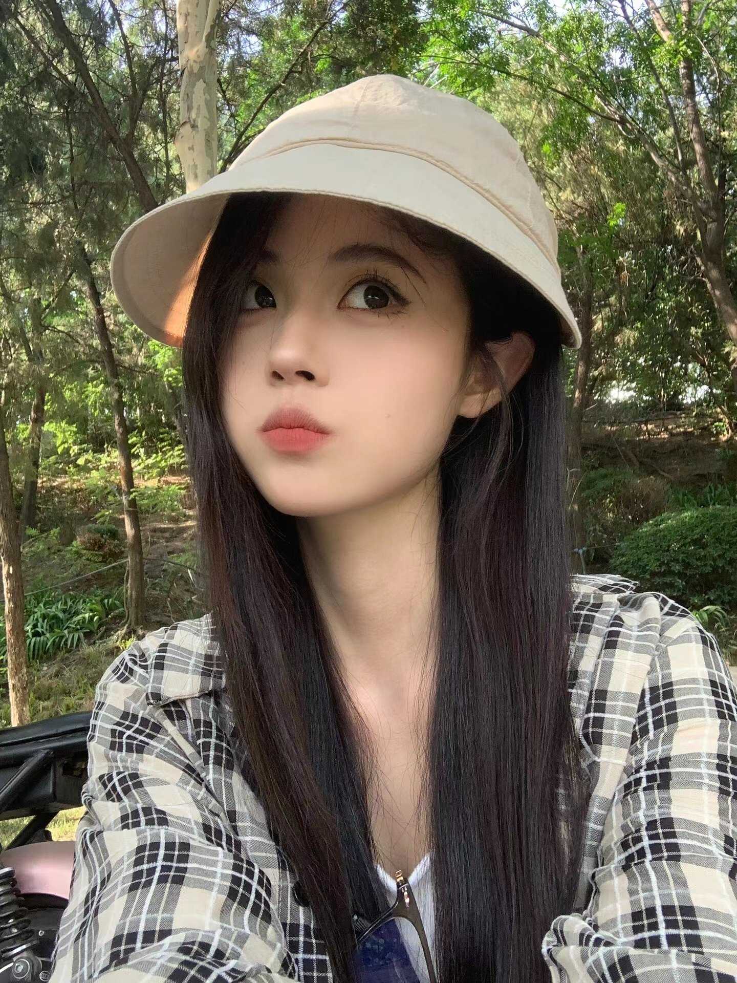 性价比很高的漂亮妹子