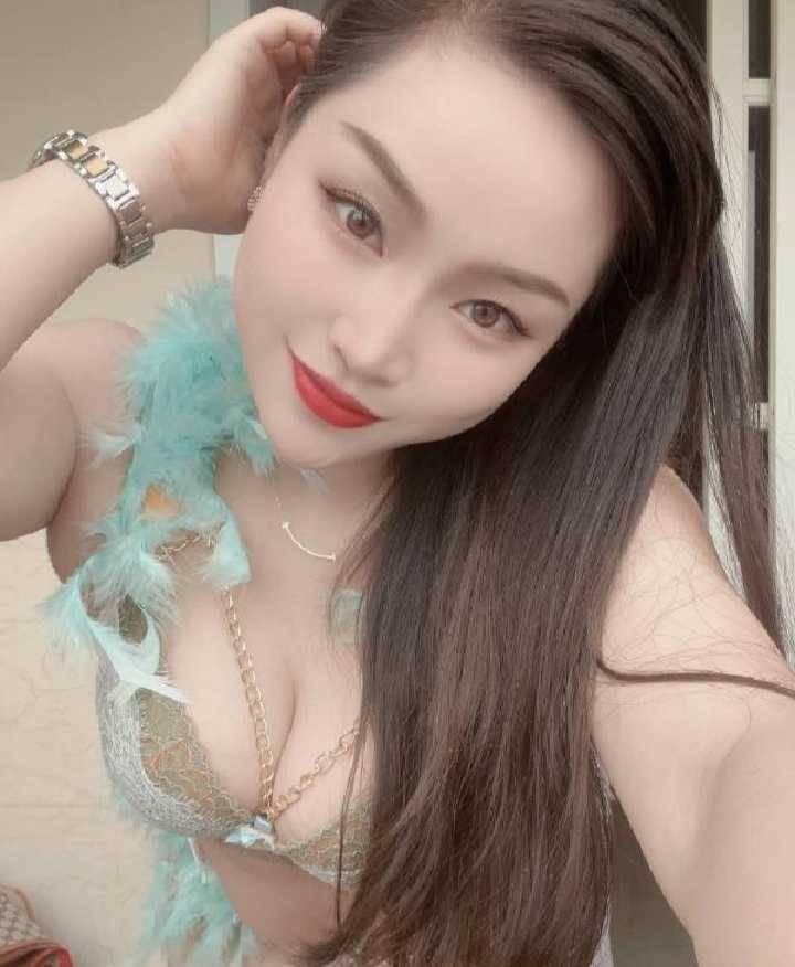 佛山居家巨乳丰满少妇