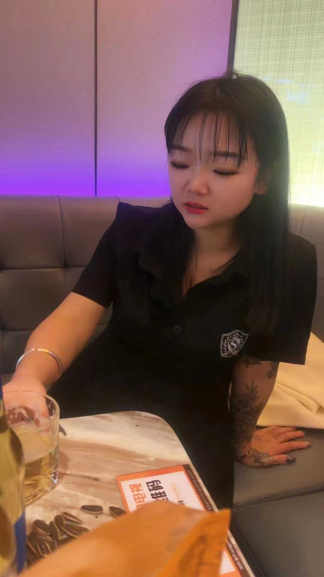 有纹身的小姐姐一位