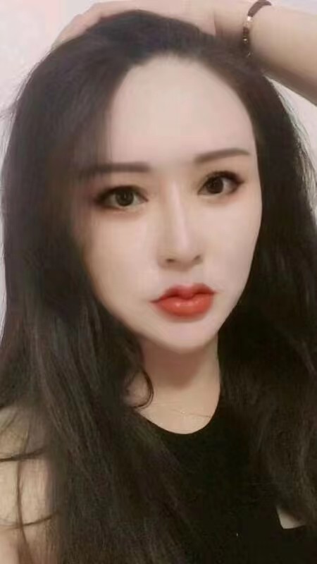 屁股大胸大的妹子