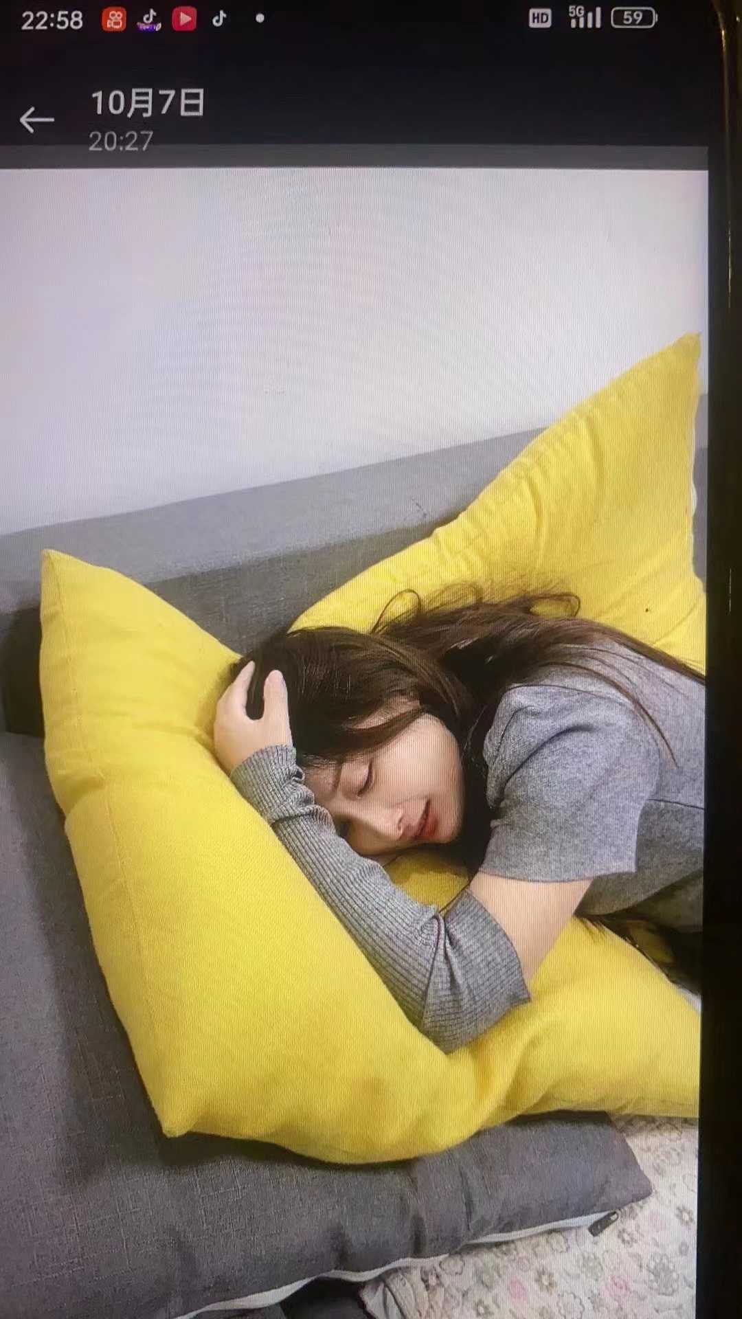 身材天花板的妹子