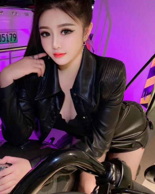 机车制服美少女