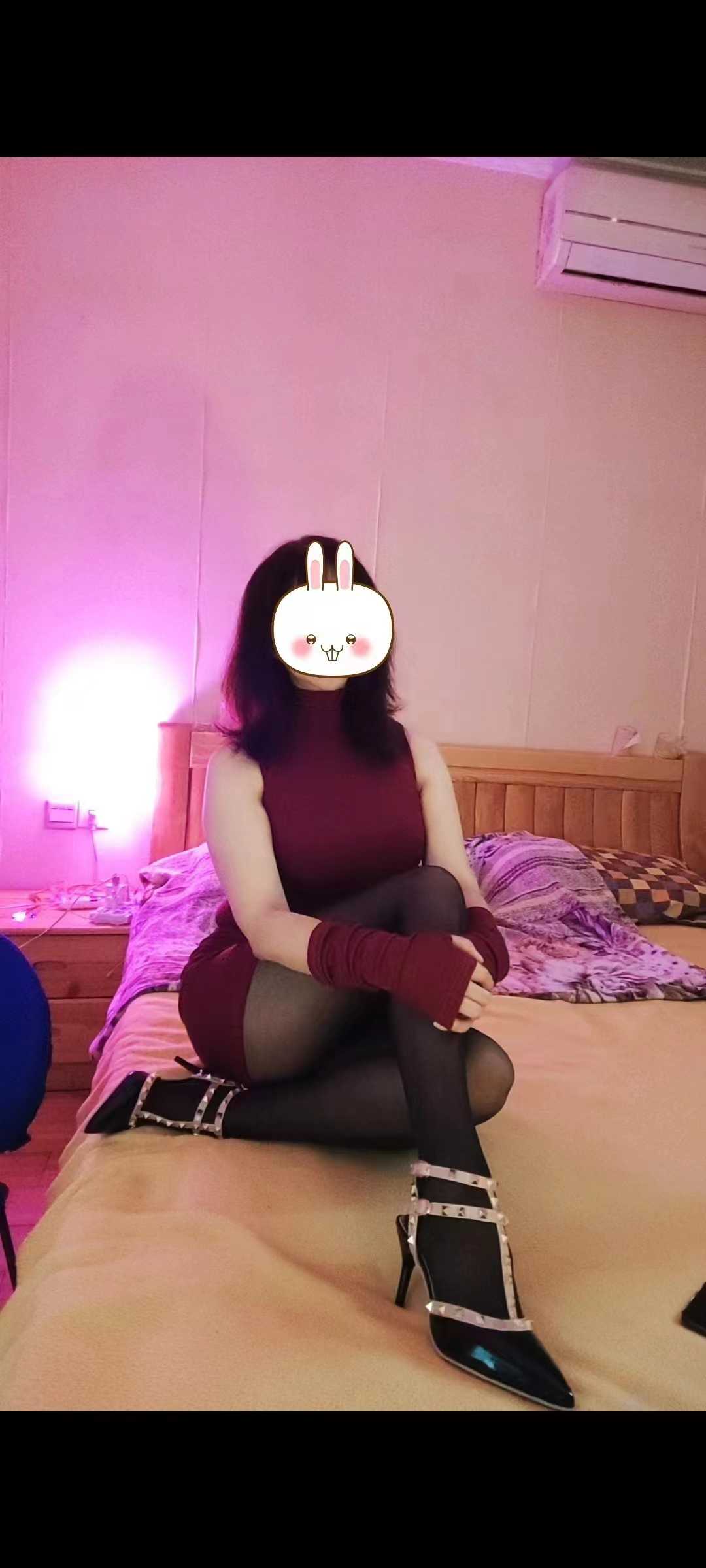 身材很棒值得卸货的少妇