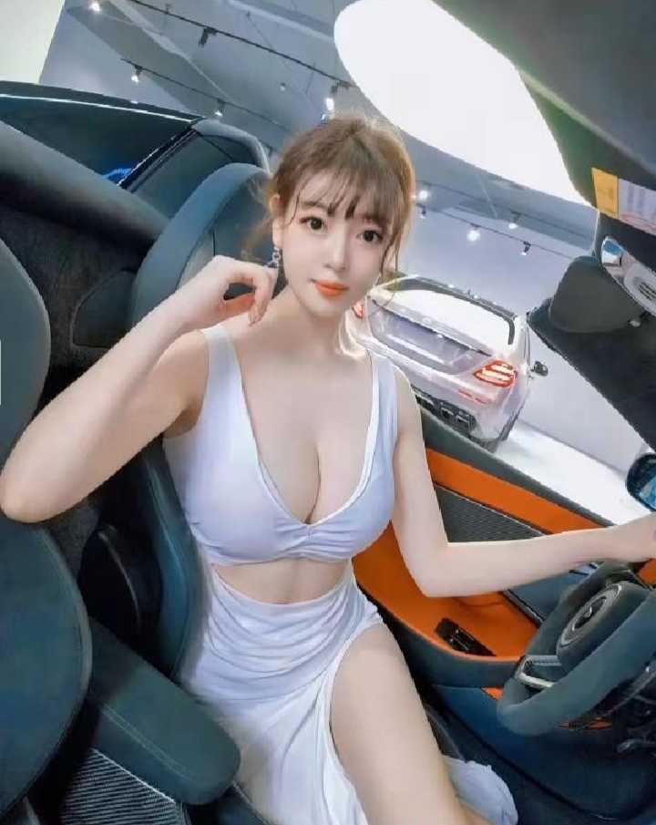 天河谭村性感车模