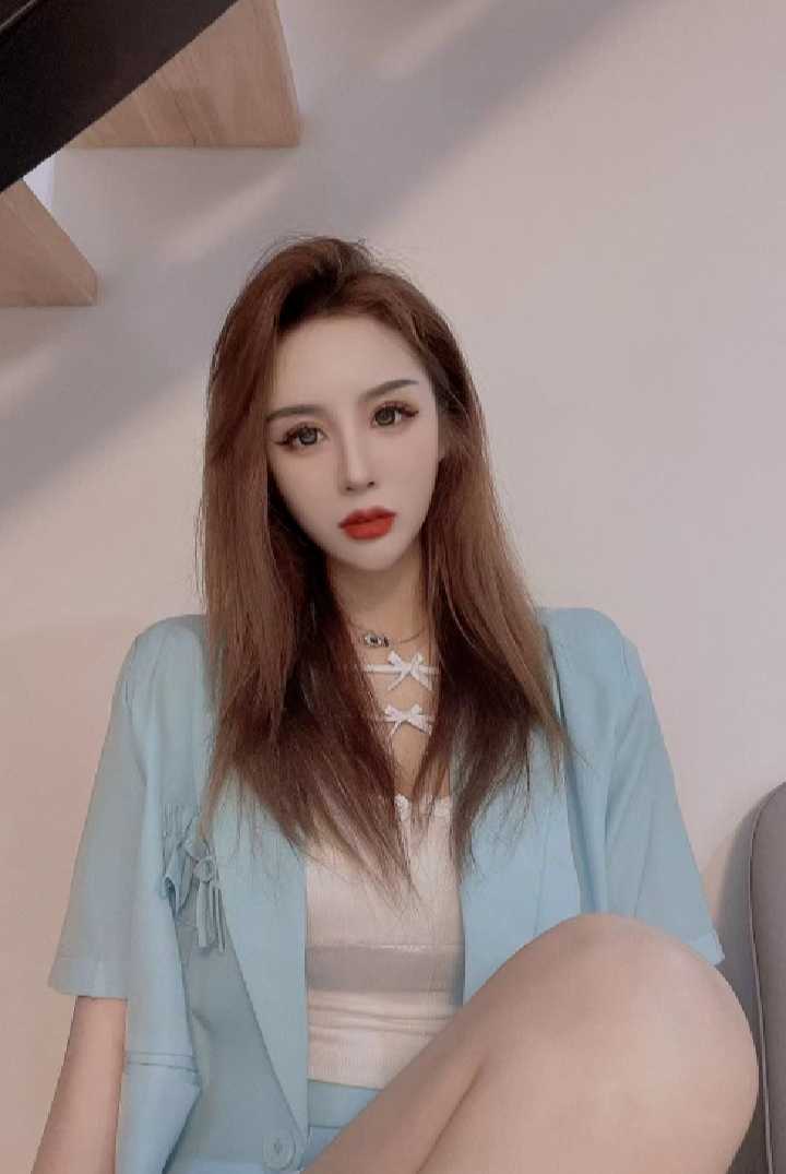 成熟蜜桃水多多的妹子