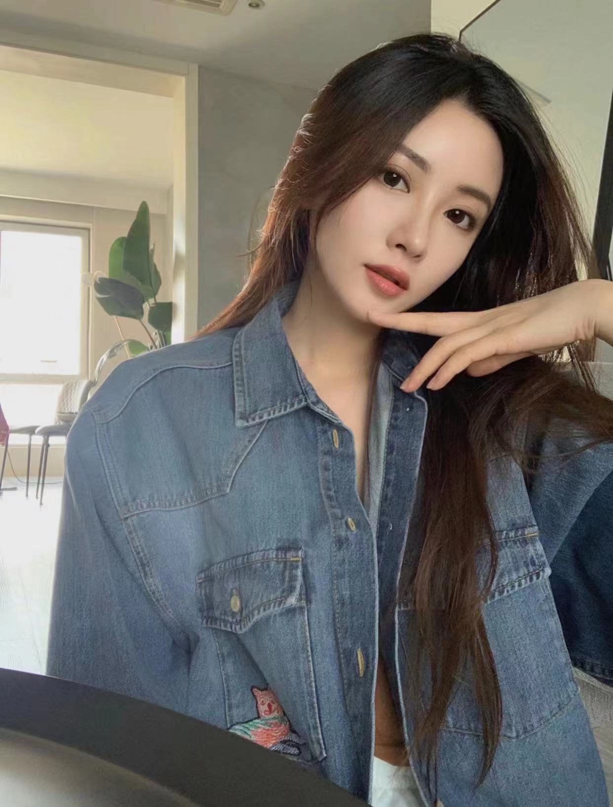 有颜值有身材的小姐姐