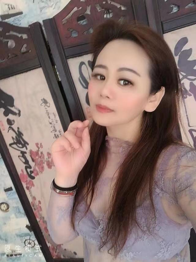 胸很大的少妇活好