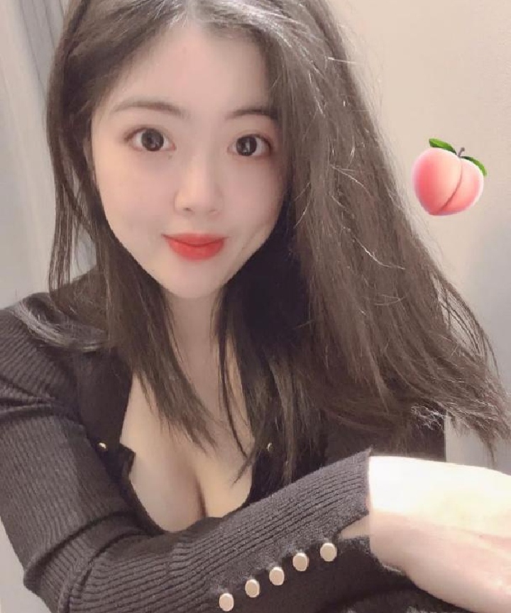 温柔丰满的萌妹子