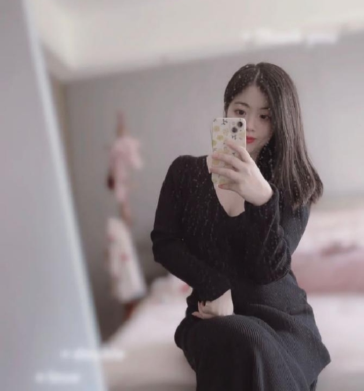 温柔丰满的萌妹子