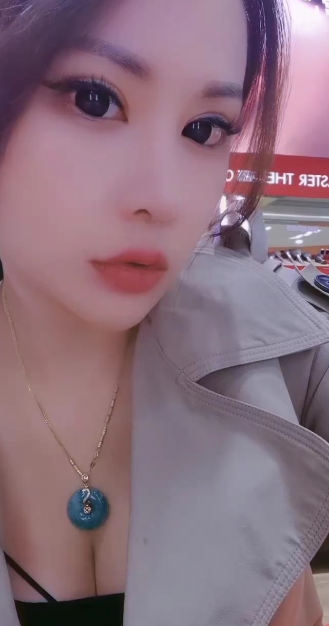 还是很不错的妹子