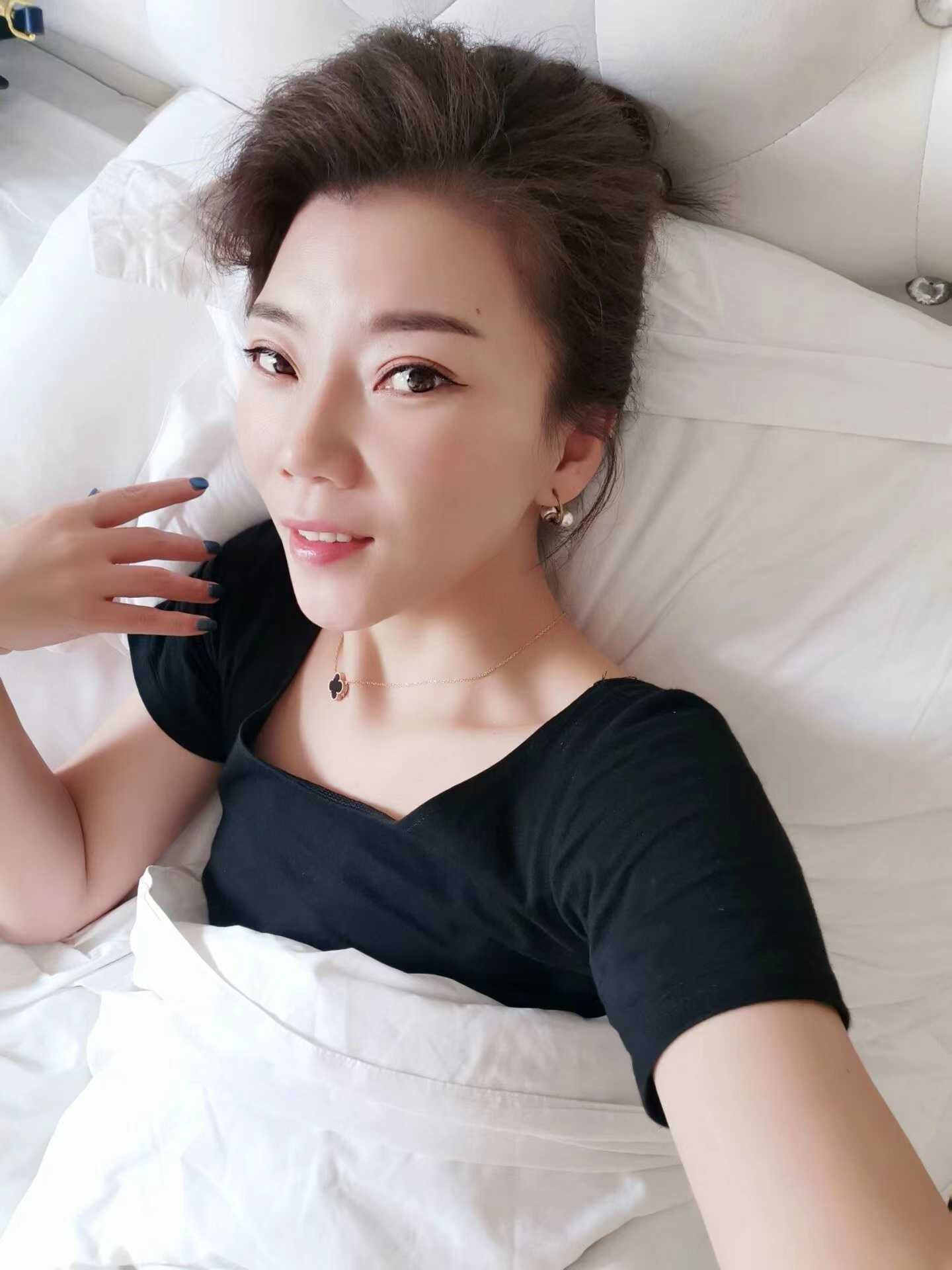 在床上很开放的姐姐