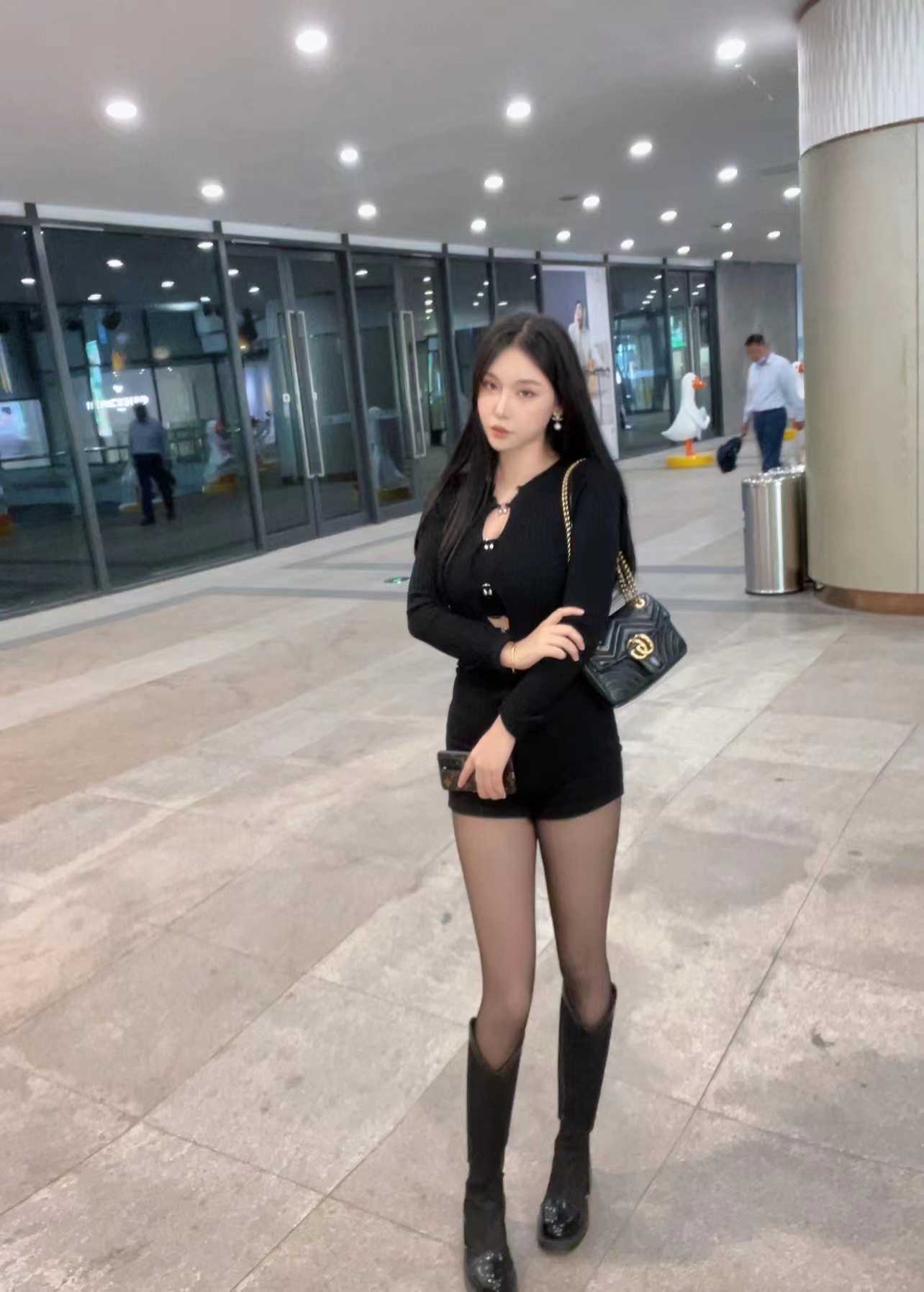 颜值身材都很棒的妹子