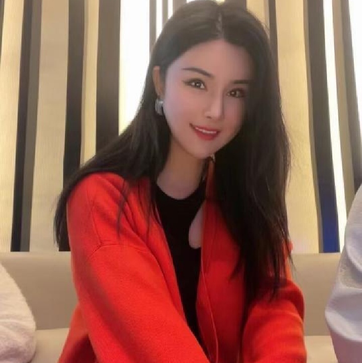 马达臀模特美女月亮