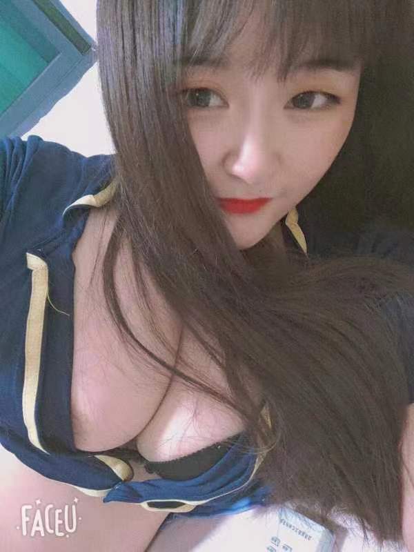 胸很大身材不错的妹子