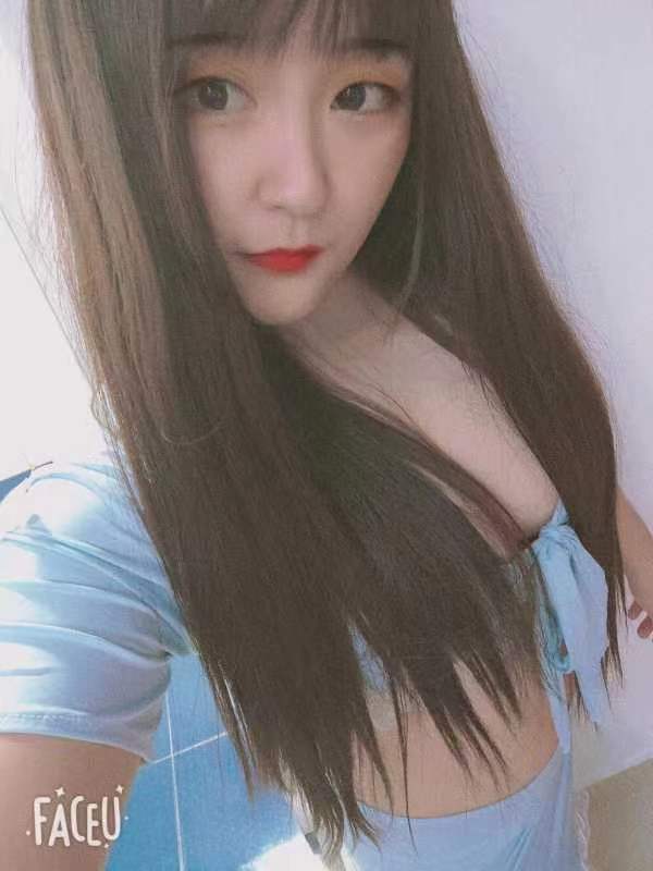 胸很大身材不错的妹子