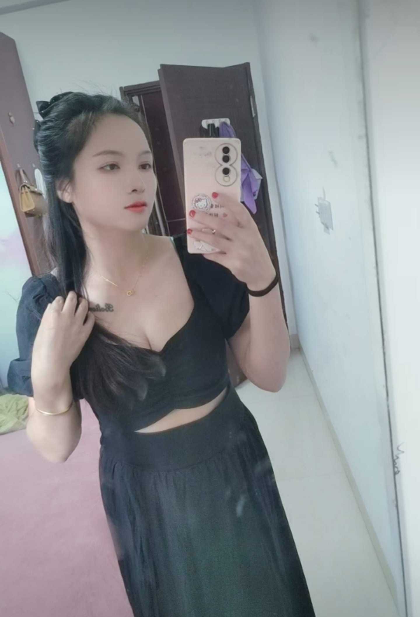 未婚，还可以，身材很不错，小女友的感觉，很温柔，会配合你