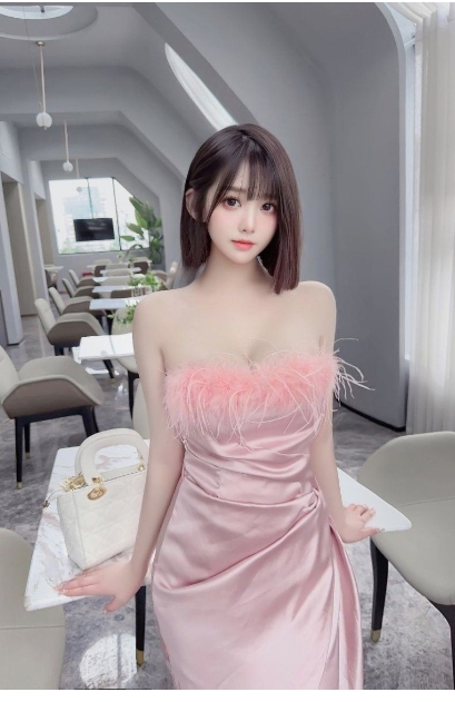 05极品车模新下海，超级漂亮