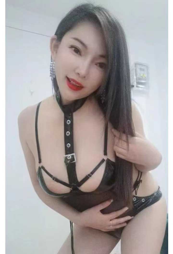 制服超级多的妹子