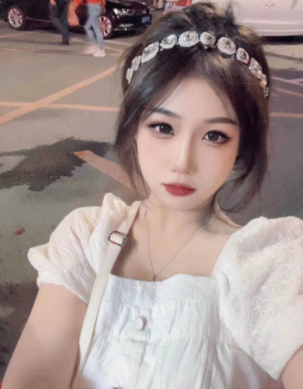 长相甜美的小妹妹