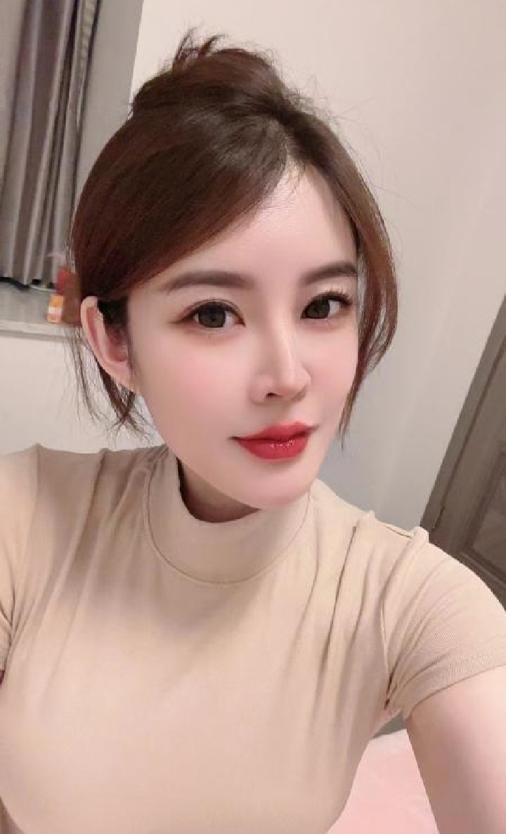 性感诱惑的佳佳老师