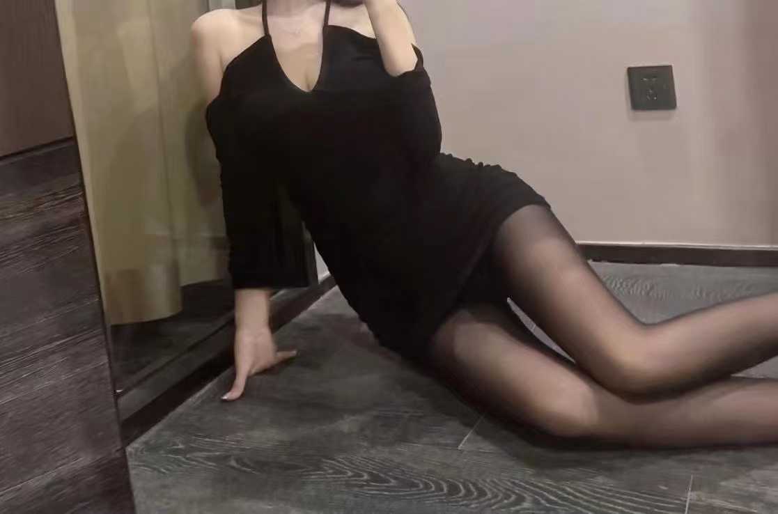 龙岗眼睛萌妹琳琳