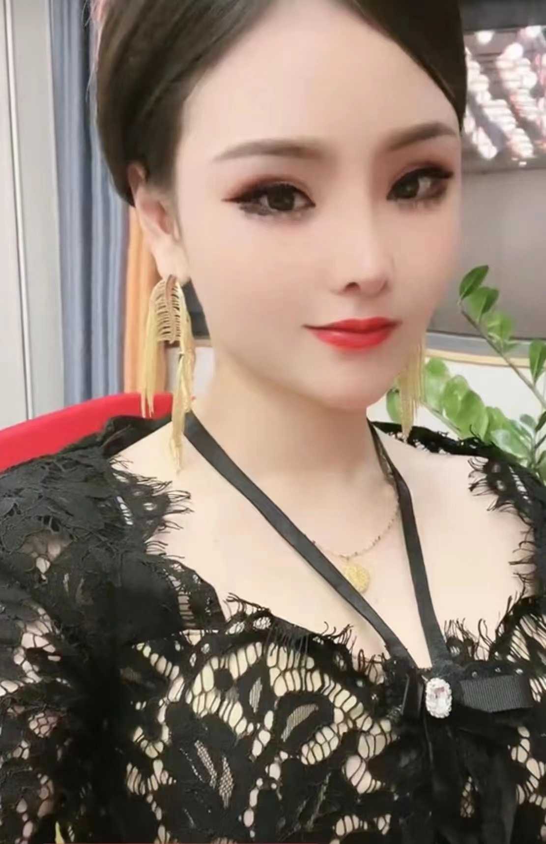 还不错的小姐姐一位