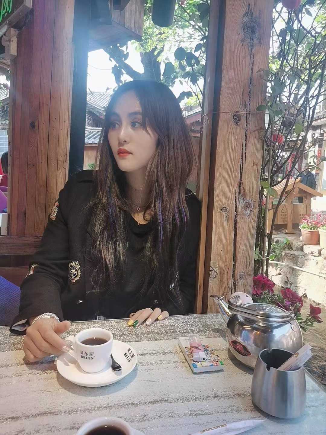 苗栗路长腿晚晚