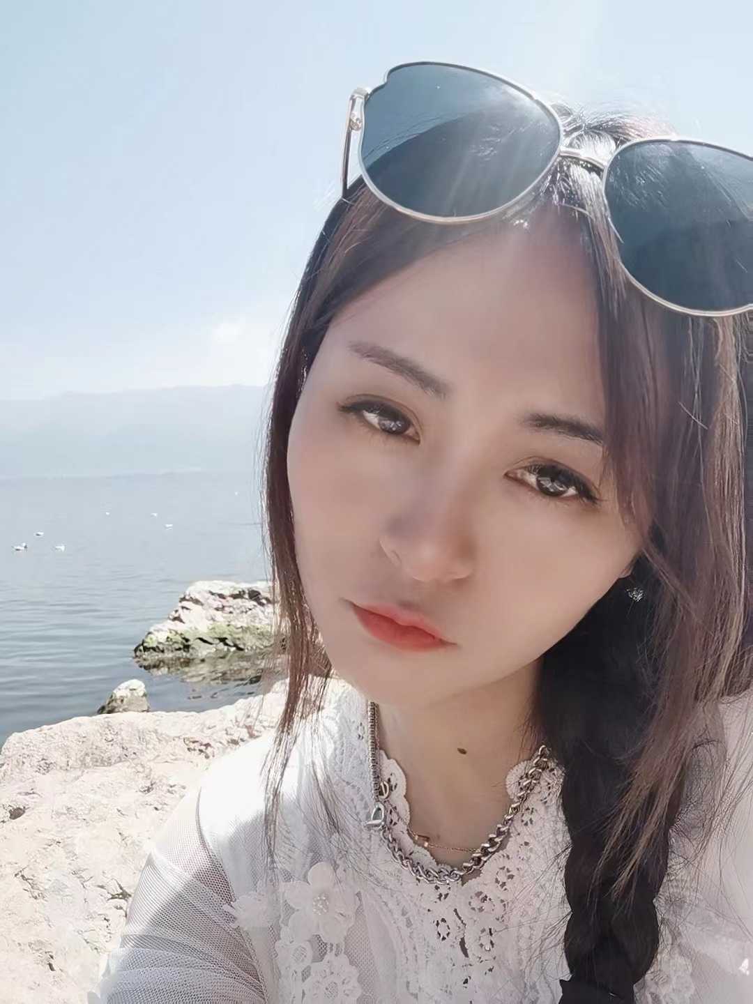 苗栗路长腿晚晚