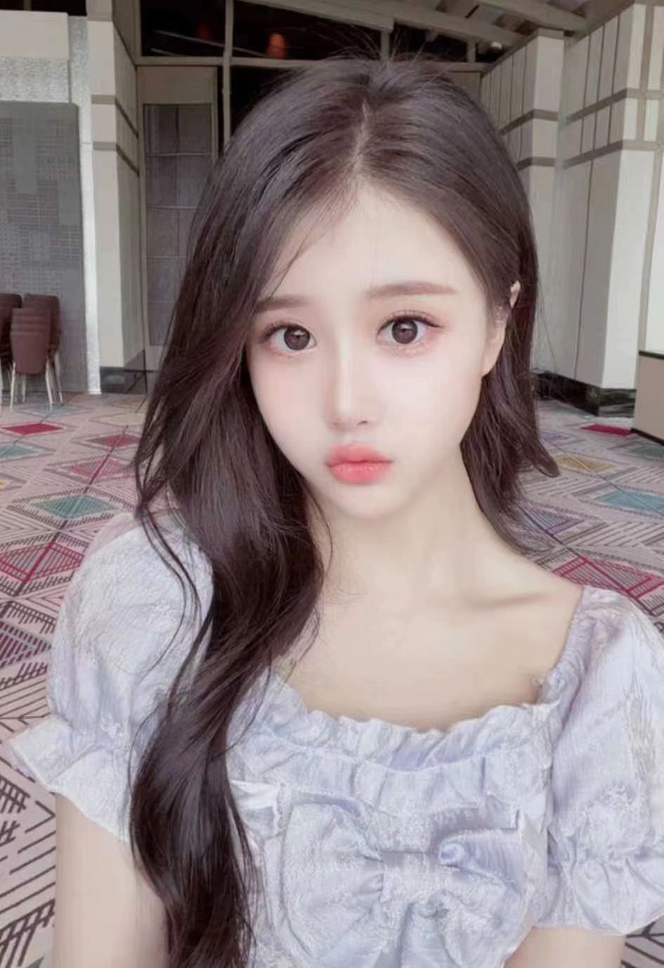 甜美风格的小美女